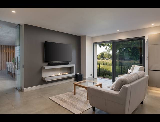 5 BEDROOM HOUSE FOR SALE IN PEARL VALLEY GOLF & COUNTRY ESTATE
